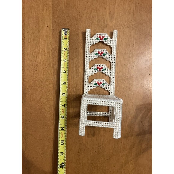 Completed Plastic Canvas Lot of Doll House Furniture Kitchen, Bedroom, Sofa, etc - Picture 5 of 7